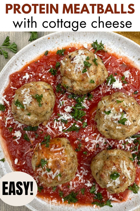 These tasty protein meatballs are juicy, flavorful and so tasty when served with pasta sauce (and even without!). You wouldn't guess these healthy meatballs are made with cottage cheese and other high-protein ingredients like ground turkey, diced onion, egg, Italian seasoning and grated parmesan. Plus, they're low in carbs and gluten-free! Protein Meatballs, Meatballs Keto, Healthy Meatballs, Turkey Meatball, Healthy High Protein Meals, Cheese Food, Cottage Cheese Recipes, Protein Meals, Macro Meals