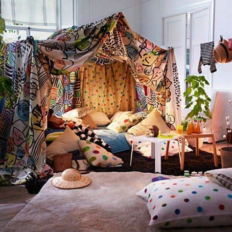 10 Sleepover set ups | A selection of awesome sleepover set ups that will help make your child’s next sleepover fun and memorable… | Tinyme Blog Blanket Forts, Sleepover Essentials, Bohemian Style Home, Indoor Tents, Blanket Fort, Reading Nooks, Sleepover Ideas, Dekorasi Kamar Tidur, Space Place