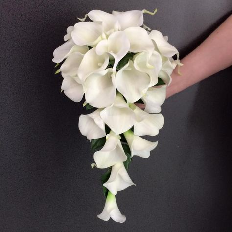 Cascading Cala Lily Wedding Bouquets, Calla Lily Bouquet Cascading, Calla Lily Cascade Bouquet, Long Calla Lily Bouquet, Cascading Calla Lily Bouquet, Calla Lily Bridal Bouquet Simple, Orchid Calla Lily Bouquet, Calla Lily And Orchid Bouquet, Cala Lily Wedding Bouquet