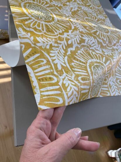 Ikea Contact Paper Hack, Decoupage Ikea Furniture, Contact Paper Table Top Diy, Contact Paper Desk Top, Cover Desk With Contact Paper, Wallpaper Ikea Furniture, Contact Paper Dresser Makeover, Contact Paper Desk Makeover, Desk Covering Ideas