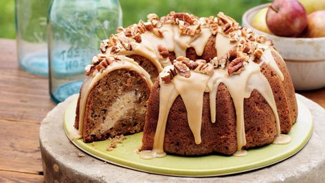 Apple Cream Cheese Bundt Cake, Cream Cheese Bundt Cake, Apple Cream Cheese, Southern Cake, Apple Bundt Cake, Apple Cream, Apple Dessert Recipes, Dessert Aux Fruits, Apple Cake Recipes