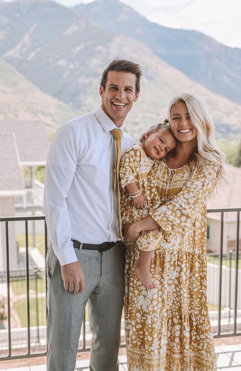 Church Outfit Ideas, Church Family, Church Fits, Dream Family, Ohana Means Family, Future Mom, Church Outfits, Cute Family, Couple Outfits