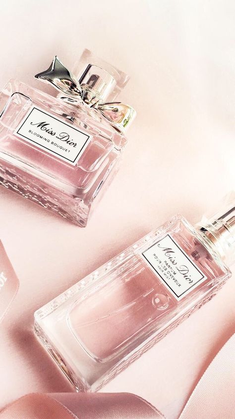 Kate Spade Perfume, Rose Gold Aesthetic, Photo Rose, Miss Dior Blooming Bouquet, Mode Rose, Pink Tumblr Aesthetic, Pink Perfume, Baby Pink Aesthetic, Gold Aesthetic