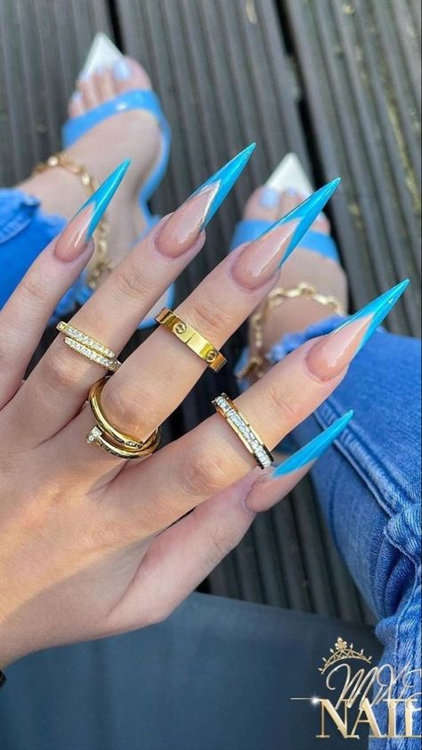 Stiletto Nail Shape, Glitter Ombre Nails, Blue Stiletto Nails, Acrylic Nails Stiletto, Stilleto Nails Designs, Blue Acrylic Nails, Edgy Nails, Stiletto Nails Designs, Glow Nails