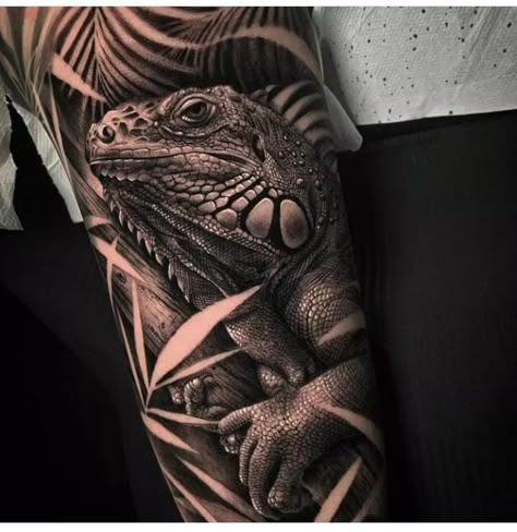 Live Tattoos, Iguana Tattoo, Trap Tattoos For Women, Side Leg Tattoo, African Sleeve Tattoo, Tattoo House, Jungle Tattoo, Rib Tattoos For Guys, Africa Tattoos