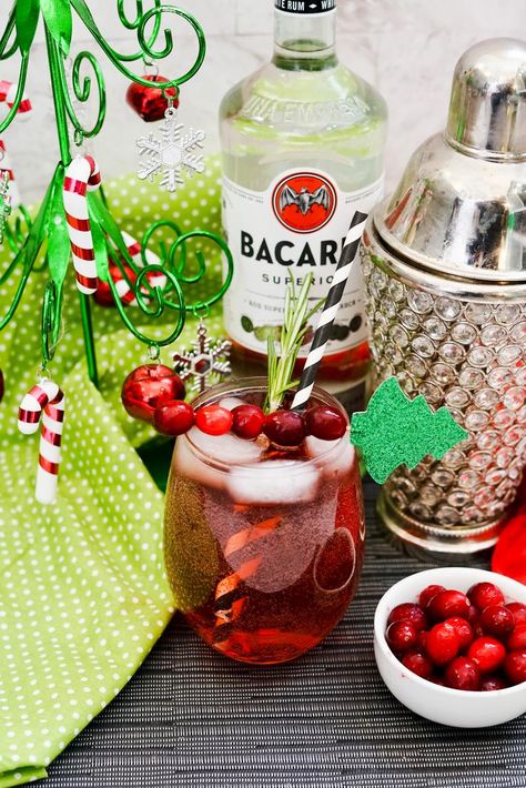 Reindeer Bacardi Punch Bacardi Rum Drinks Recipes, Bacardi Rum Drinks, Bacardi Cocktails, Bacardi Drinks, Eggnog Cocktail Recipe, Christmas Themed Cocktails, Easy Christmas Drinks, Holiday Drinks Christmas, Holiday Cocktails Christmas