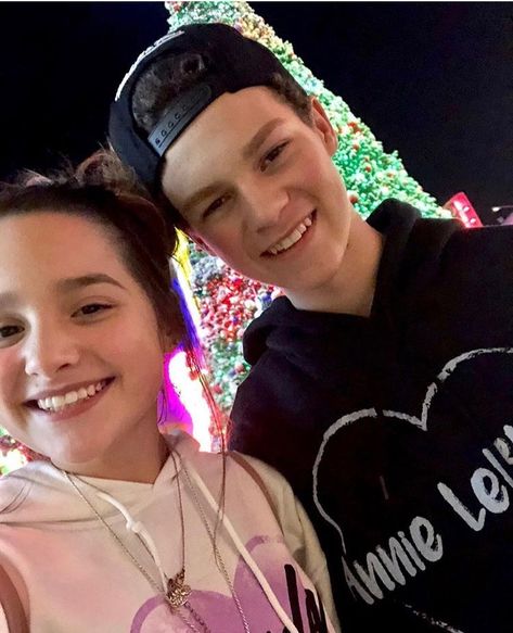 The most of Hannie fans think tha Hannie is a relationship but Annie and Hayden said that the have a very good and strong friendship. What do you think guys??? Hayden And Annie, Annie Leblanc Outfits, Julianna Grace Leblanc, Hayden Summerall, Julianna Leblanc, Annie Grace, Hayley Leblanc, Annie And Hayden, Annie Lablanc