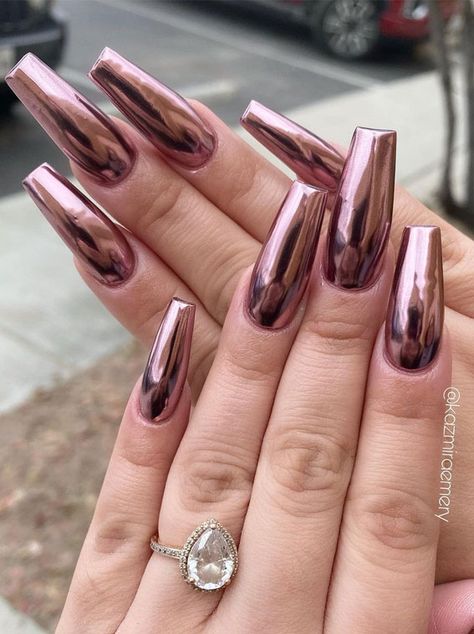 61. Rose Gold Chrome Nails A stunning and stylish nail idea. The nails feature coffin nail with rose gold chrome effect nails. A nail design... Rose Gold Chrome Nails, Chrome Nail Design, Chrome Nail Colors, Diamond Nail Designs, Rose Gold Nail Art, Rose Gold Nails Design, Gold Chrome Nails, Pink Chrome Nails, Rose Gold Chrome