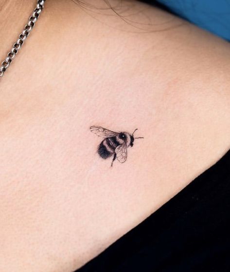 Micro realistic tattoo | Mini realistic tattoo | Realistic tattoo | Realism tattoo | Mini tattoo | Tattoo ideas | Delicate tattoo | Tattoo for girls | Tattoo for men | Design for tattoo #tattoo #tattooideas #blacktattoos #tattooformen #tattooforwomen #tattooartist Honey Bees Tattoos, Bumblebee Tattoo Black And White, Bumble Bee On Flower Tattoo, 4 Bees Tattoo, Fine Line Bumblebee Tattoo, Tiny Bumblebee Tattoo, Float Like Butterfly Sting Like Bee Tattoo, Bee Landing On Flower Tattoo, Small Bug Tattoo Ideas