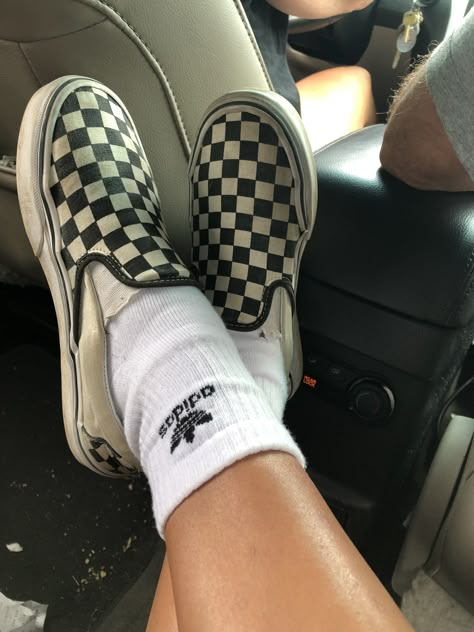 Checkerboard Shoes Outfit, Checkered Slip On Vans Outfit, Vans Slip On Outfit, Vans Checkerboard Outfit, Checkered Vans Outfit, Checkerboard Vans Aesthetic, Vans Shoes Outfit, Casual Gym Outfit, Slip On Outfit