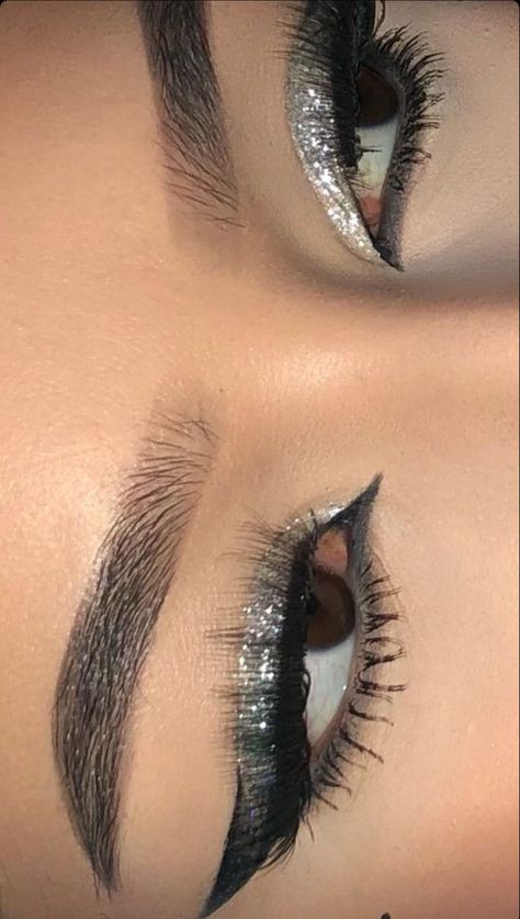 #makeup #eyeliner Black And Silver Cat Eye Makeup, Black Sparkly Makeup Looks, The Weeknd Concert Makeup Look, Black Makeup Ideas Eyeshadows, Black Makeup Eyeshadow, Black Glittery Eye Makeup, Cute Concert Makeup Looks, The Weeknd Inspired Makeup, Reputation Makeup Looks