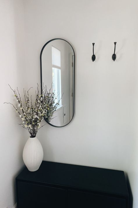 Entryway Black And White, Small Space Entryway, Black Hooks, Small Entryway, Black And White Decor, White Decor, Small Space, Small Spaces, Entryway