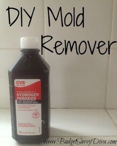 Diy Mold Remover, Bottle Spray, Astuces Diy, Natural Cleaners, Household Cleaning Tips, Diy Cleaners, Mold Remover, Cleaning Recipes, Hydrogen Peroxide