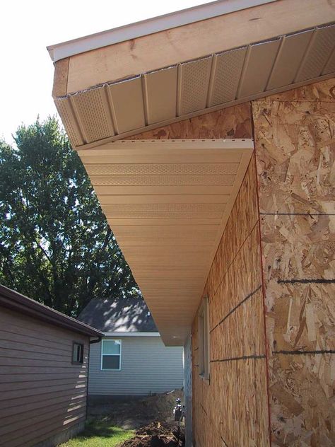 Follow These Recommendations to Save Money and Time When Installing Soffit: Install the Soffit Diy Siding, Roof Soffits, Soffit Ideas, Vinyl Soffit, Vinyl Siding Installation, Siding Installation, Exterior House Siding, Siding Options, Framing Construction