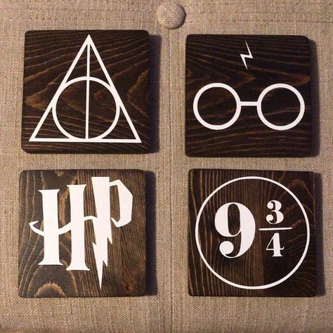 a & b crafts • etsy seller on Instagram: “Harry Potter Coasters⚡️ I’ll never get over how cute these are!😍” Harry Potter Coasters, Homemade Christmas Presents, Coasters Wood, Fancy Soap, Cricut Images, Wood Art Projects, Harry Potter Diy, Scroll Saw Patterns, Wood Creations