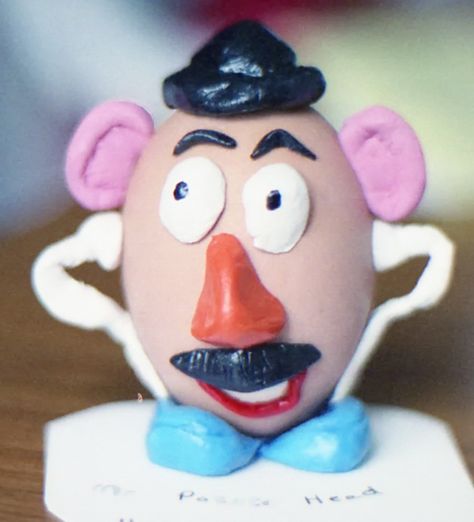 Mr Potato Head Easter Egg! @DisneyforMums :) Easter Egg Competition Ideas, Disney Easter Eggs, Funny Easter Eggs, Decorating Eggs, Egg Ideas, Egg Decoration, Easter Egg Art, Egg Design, Decorated Eggs