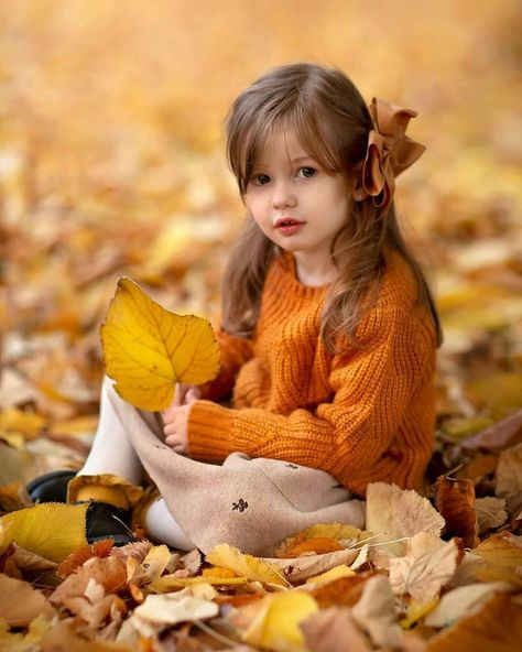 Playground Photography, Fall Photo Outfits, Toddler Photoshoot, Color Splash Photo, Fall Mini Sessions, Fairytale Photography, Family Coloring, Toddler Fall, Wallpaper Nature Flowers