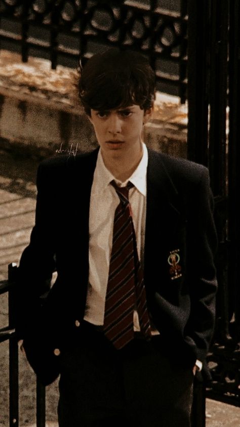 Skandar Keynes Boyfriend Material, Edmund Narnia, Skandar Keynes, Narnia Cast, Narnia Movies, Narnia Prince Caspian, Narnia 3, Edmund Pevensie, T Shirt Collar