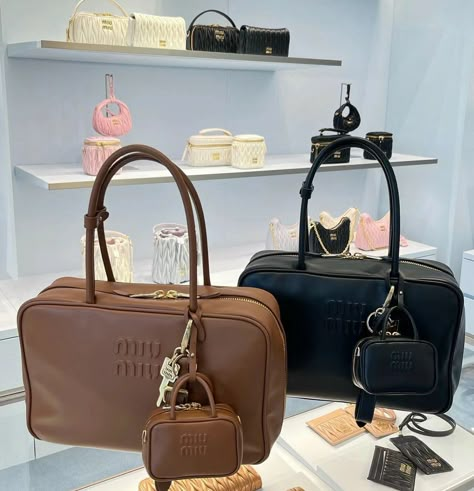 Miu Miu 🤎🖤 Miu Miu Bag Outfit, Jacuzzi Couple Romantic, Miumiu Bags, Louis Bag, My Style Bags, Inside My Bag, Nintendo Switch Accessories, Miu Miu Bag, Dream Bags