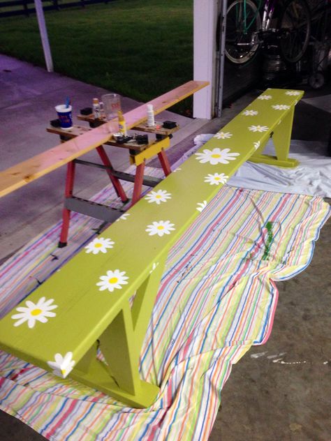 Painting A Bench Ideas, Diy Bench Painting Ideas, Outdoor Bench Painting Ideas, Diy Painted Bench, Wooden Bench Painting Ideas, Wood Bench Painting Ideas, Colorful Benches Outdoor, Painted Outdoor Bench, Painted Benches Outdoor