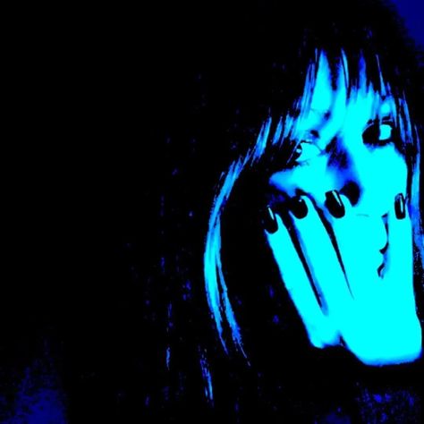 Black and blue light neon White Goth Aesthetic, Blue Aesthetic Grunge, Blue Aesthetic Dark, White Goth, Emo Pfp, Emo Aesthetic, Navy Blue Background, Goth Aesthetic, Blue Hour