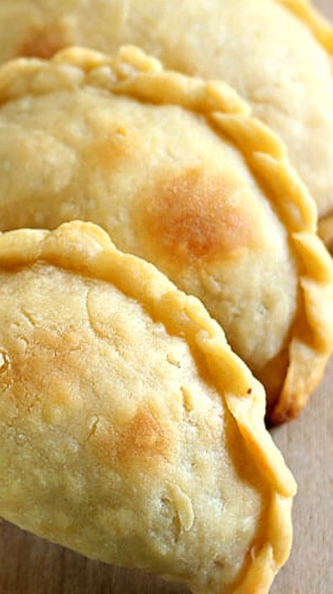 Make Ahead Empanadas, Hamburger Dumplings, Empanada Filling Recipes, Easy Empanadas Recipe, Empanada Dough, Authentic Mexican Recipes, Beef Empanadas, Meat Pies, Empanadas Recipe