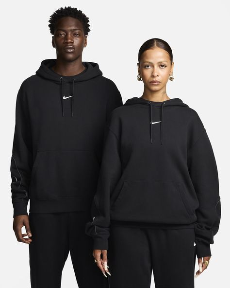 This premium pullover features new exclusive fleece with reflective piping, a silicone Swoosh logo and standard NOCTA branding. Guarantees both style and comfort. Shown: Black/Black/White Style: FN7659-010 Low Jordan 1, Mens Hoodie, Hoodie Brands, Nike Tech Fleece, Mens Lifestyle, Swoosh Logo, Mens Short Sleeve Shirt, Adidas Ultra Boost, Comfy Fashion