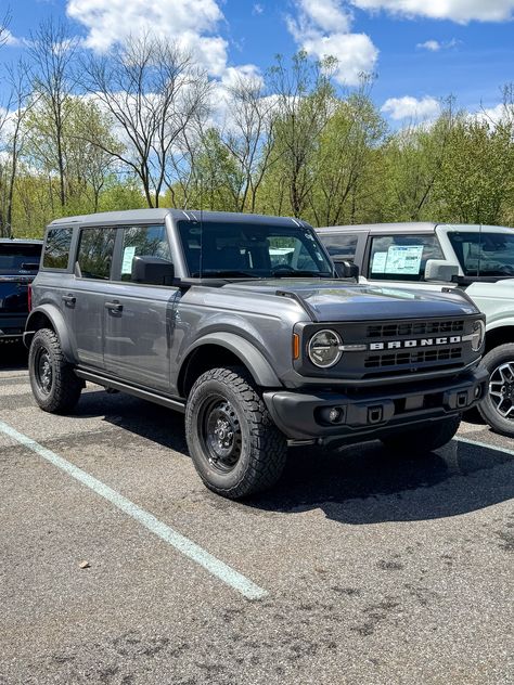 Conquer the off-road in style with the 2023 Ford Bronco Wildtrak 4 Door 4x4. Adventure awaits, and this rugged beast is ready to lead the way. 🌲 

#FordBronco #Ford #HealeyBrothers #HudsonValley Ford Bronco Wildtrak, Bronco Wildtrak, 4x4 Adventure, Chevrolet Dealership, New Hampton, Hudson Valley Ny, Chrysler Dodge Jeep, Car Auctions, Lead The Way