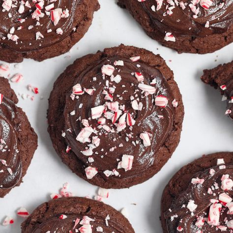 Mocha Peppermint Cookies  - To Bake or Not To Bake Winter Baking Ideas, Mocha Desserts, Peppermint Mocha Cookies, Vs Christmas, Chocolate Christmas Cookies, Cookie Contest, Christmas Sweet Treats, Chocolate Peppermint Cookies, Winter Baking