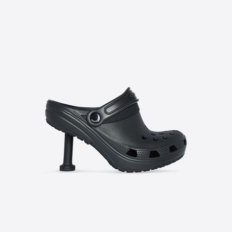 Crocs Outfit Men, Balenciaga X Crocs, Balenciaga Crocs, Crocs Aesthetic, Crocs With Charms, Crocs Outfit, Crocs Fashion, Black Balenciaga, Balenciaga Logo