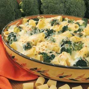 Broccoli Rigatoni, Rigatoni Recipe, Recipes Broccoli, Rigatoni Recipes, Pasta Side Dishes, Cheesy Broccoli, Pasta Sides, Feta Pasta, Rigatoni