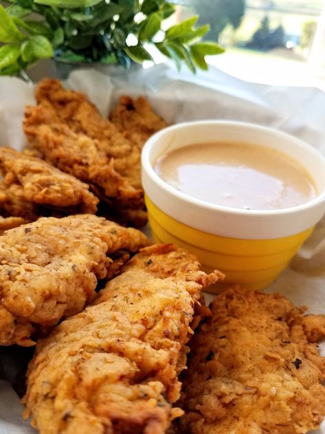 Fried Chicken Fingers Recipe, Chicken Snitzel Recipe, Homemade Chicken Fingers, Chicken Fingers Baked, Country Fried Chicken, Chicken Finger, Homemade Chicken Tenders, Fried Chicken Recipe Southern, Chicken Finger Recipes