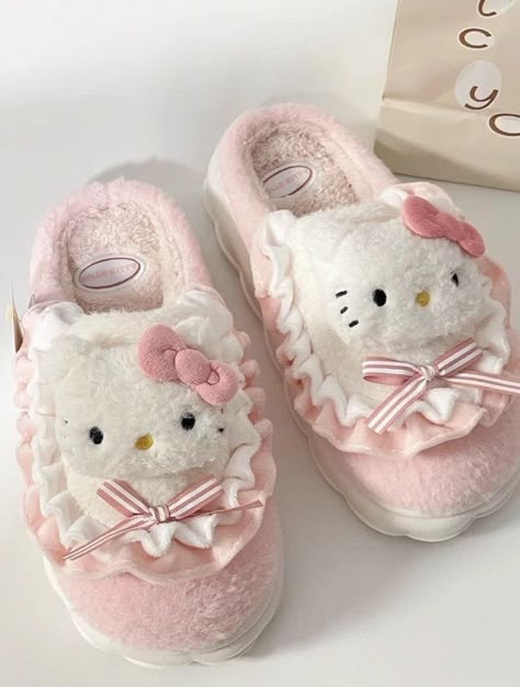 Hello Kitty Slippers, Hello Kitty Shoes, Charmmy Kitty, Kitty Clothes, Hello Kitty Clothes, Cozy Slippers, Hello Kitty Accessories, Cute Slippers, Plush Slippers