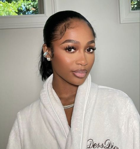 Makeup Blackgirl, Dess Dior, Simple Makeup Natural, Natural Glam Makeup, Pretty Makeup Looks, Brown Skin Makeup, Black Hair Color, Dope Makeup, Dior Makeup