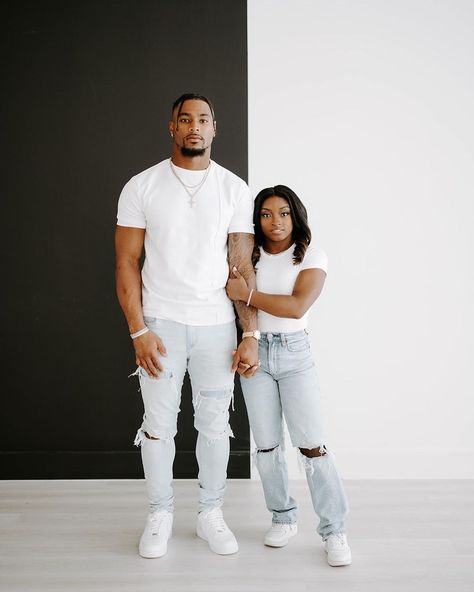 Tall And Short Couple, Jonathan Owens, Couple Streetwear, Dope Couples, White Shirt And Blue Jeans, Bday Shoot, True Heart, Engagement Picture Outfits, Pre Wedding Photoshoot Outfit