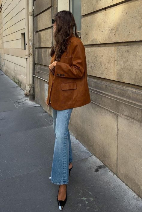 Suede Jacket Outfit, Suede Outfit, Brown Suede Jacket, Autumn Outfits, Brown Jacket, Mode Inspo, Work Outfits Women, Mode Vintage, Style Outfits