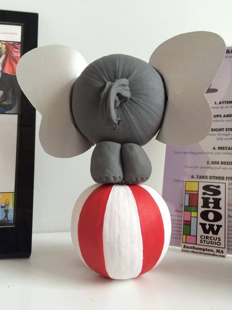 Circus Elephant for SHOW Circus in Easthampton, MA.  2 mini pumpkins, tempera paint, grey cardstock, fimo (legs), 4 sewing pins (put inside legs to attach to pumpkin).  I made this for the lobby at SHOW Circus Studio using the mini pumpkins I got by going to Mike's Maze at Warner Farm and taking the maze trivia quest! Stop by the studio and see it in action.  -Kt Tundermann #FallFun #PumpkinArt www.showcircusstudio.com Pumpkin Decorating Diy, Creative Pumpkin Decorating, Character Pumpkins, Halloween Circus, Pumpkin Decorating Contest, No Carve Pumpkin Decorating, Creative Pumpkin Carving, Disney Pumpkin, Pumpkin Contest