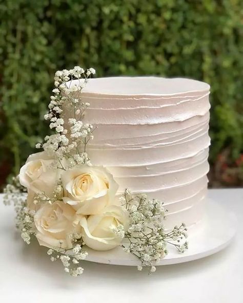 Wedding Single Tier Cake, Small White Wedding Cake With Flowers, Modern Wedding Cake Single Tier, White Single Tier Wedding Cake, Minimalist Single Tier Wedding Cake, Engagement Cake Designs Classy, Engagement Cake Ideas Elegant, Simple Wedding Cake Small One Tier, Plain White Wedding Cake Single Tier