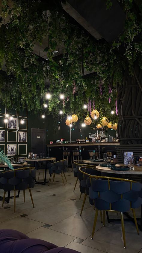 Pretty Locations, Lifestyle Restaurant, Healthy Food Logo, Cafe Pictures, Modern Restaurant Design, Restaurant Aesthetic, Restaurant Pictures, Hotel Inspiration, Best Nature Wallpapers