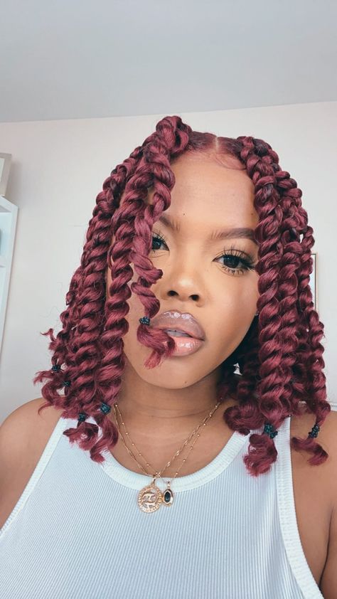 Juicy short passion twists colored marley hair natural hair shoulder length bob Long Braid For Black Women, Hope Your Doing Well, Naturally Sunny, Short Passion Twists, Twist Bob, Extensions Hairstyles, Bob Ombre, Baddie Hair, Bf Bf