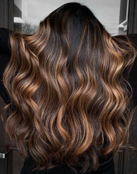 Black Hair Balayage Straight, Carmel Balayage Brunettes, Carmel Brown Hair, Balayage Chocolate, Dark Brunette Balayage, Balyage Long Hair, Diy Balayage, Dark Balayage, Ash Colour