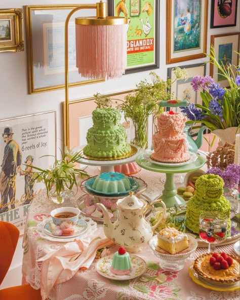 bridgerton, tea party, tea party aesthetic, bridgerton party, renaissance Aesthetic Tea Party, Cute Tea Party, Tea Party Aesthetic, 17 Aesthetic, Aesthetic Tea, Tea Party Ideas, Cakes And Desserts, Party Aesthetic, Garden Birthday