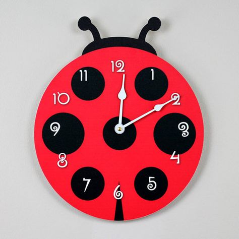 ladybug clock Ladybug Room, Ladybug Nursery, Animal Clock, Clock Craft, Ladybug Theme, Ladybug Art, A Ladybug, Clock For Kids, Diy Clock Wall