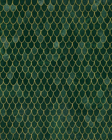 Emerald Green And Gold Aesthetic, Green Gold Aesthetic, Gold Green Wallpaper, Mermaid Fin, Emerald Green And Gold, Gold Wallpaper Background, Wal Art, Timeless Bathroom, Arte Peculiar