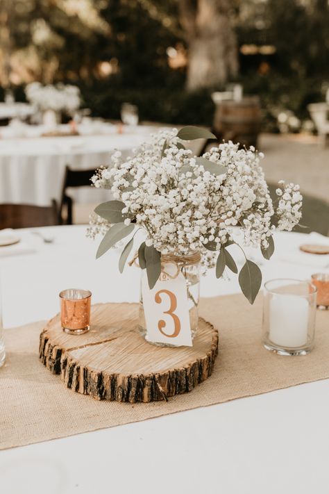 Wedding Reception Table Decorations Eucalyptus, Simple Rustic Fall Wedding Centerpieces, Table Decorations Rustic Wedding, Simple Centerpiece Wedding Rustic, Inexpensive Spring Centerpieces, Centerpieces Wedding No Candles, Wedding Wooden Centerpieces, Natural Wedding Reception, Round Table Centerpieces Wedding Spring