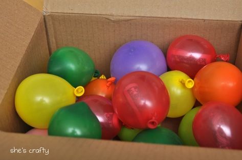 put money or notes inside balloons and blow them up then ship to niece or nephew their lightweight so it doesnt cost alot to ship theyll love popping them to see whats inside !!! Surprise Birthday Gifts, Cash Gift, Cadeau Diy, Birthday Box, Money Gift, Birthday Surprise, Birthday Balloons, Homemade Gifts, Creative Gifts