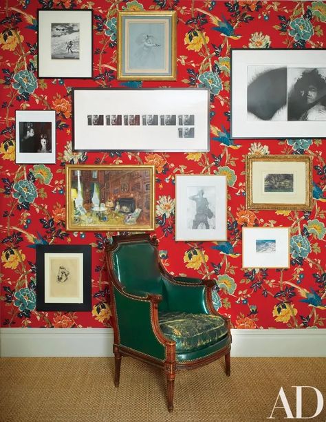 5 Crafty Gallery Wall Ideas to Inspire a Home Revamp | Architectural Digest | Architectural Digest Color Apartment, Hallway Pictures, Weekend Photography, Photo Gallery Wall, Duane Michals, Grid Collage, Perfect Gallery Wall, Manhattan Apartment, Frederic Malle