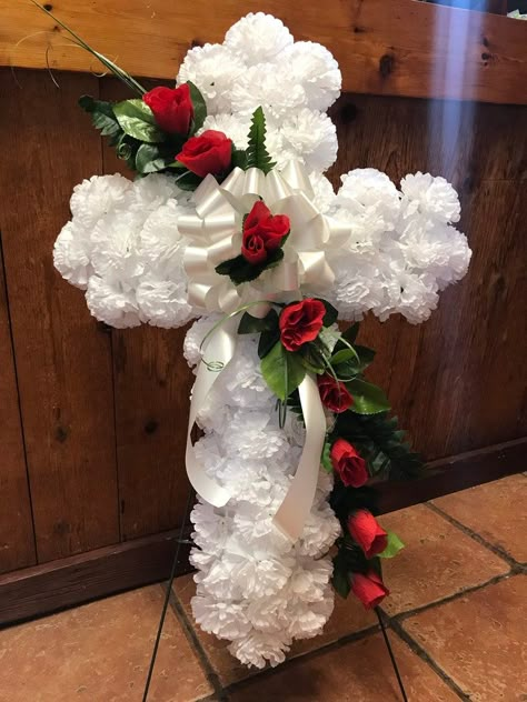 Cross Cemetery Arrangements, Graveyard Flowers Ideas, Easter Grave Flowers, Memorial Wreaths Cemetery, Cemetary Flowers Grave Decorations Diy, How To Make Cemetery Flowers, Gravestone Decorations Cemetery, Cemetary Decorating Ideas, Memorial Flowers For Graves