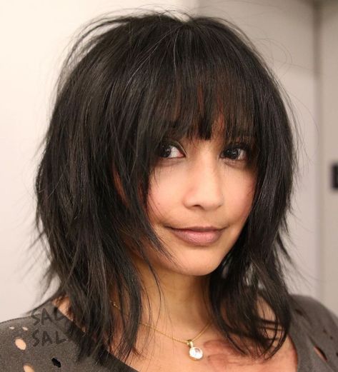 Straight Shag With Arched Bangs Hairstyles Cut, Smart Hairstyles, Razor Cut Hair, Razored Haircuts, Medium Shag, Short Layered Bob Haircuts, Modern Shag Haircut, Layered Bob Haircuts, Bob Haircut With Bangs