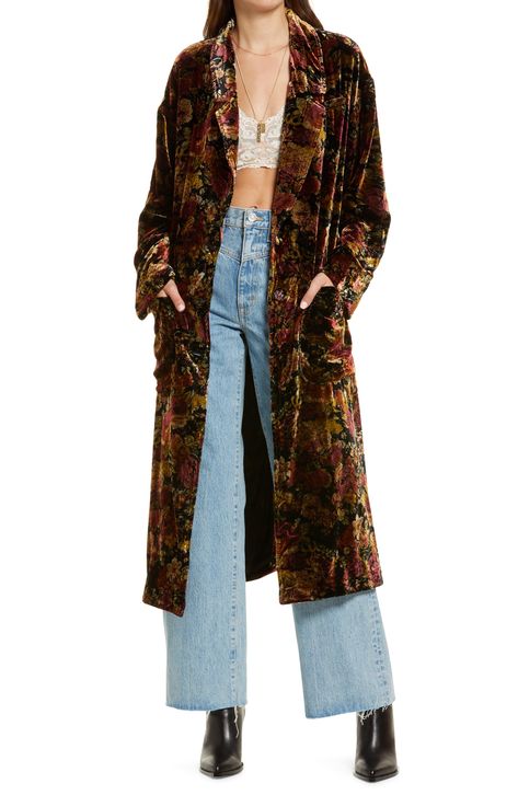 Free People Free Peope Simone Velvet Duster available at #Nordstrom Duster Outfit, Velvet Duster, Floral Duster, Grandma Fashion, Free People Velvet, Velvet Coat, Free People Jacket, Moda Vintage, Alternative Outfits